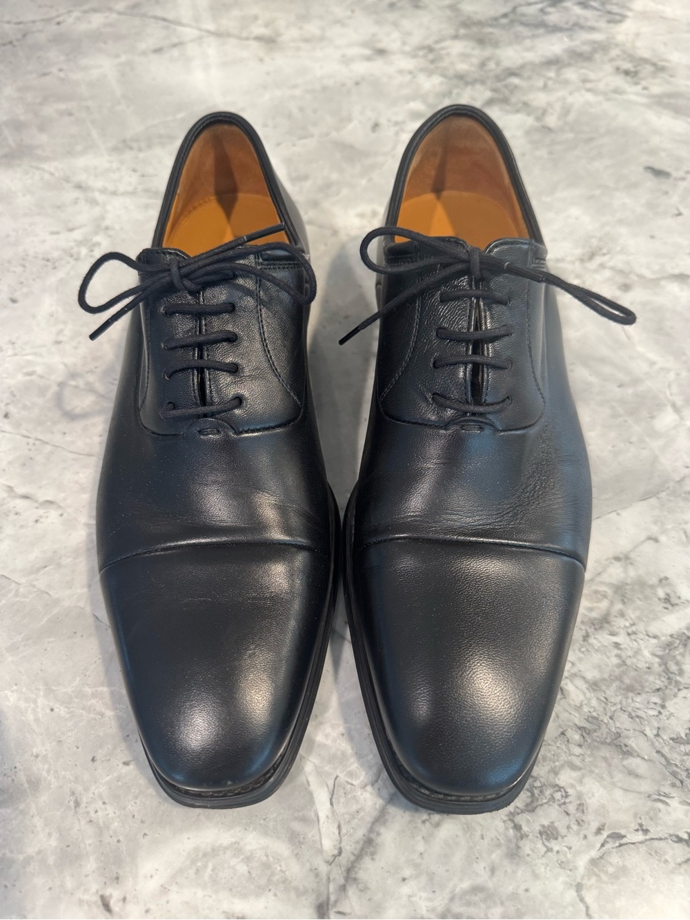 Magnanni Black Leather Cap-Toe Derby Shoes